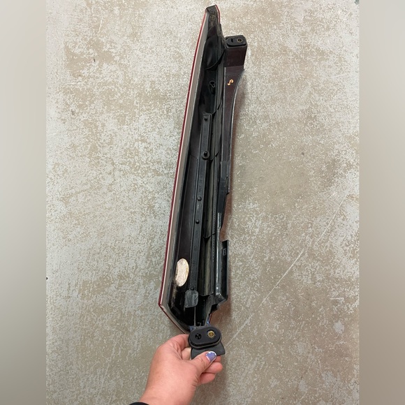 2003 2004 2005 2006 Volvo XC90 Upper Right Tail Light OEM 30678221 - Picture 3 of 7